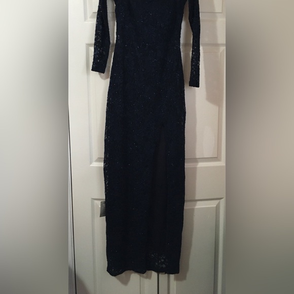 Stunning Lace Gown, Midnight Blue Off the Shoulder, NWT. Le Chateau. US4-6. - Picture 2 of 10
